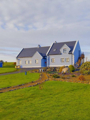 Self catering upstairs apartment at Tradcottage